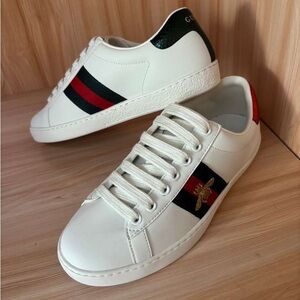 Gucci White Leather Sneakers with Red and Green Web and Gold Bee